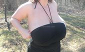 Divine Breasts 407567 Maria Moore Nudist Big Tits Flasher
