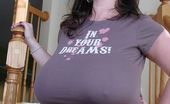 Divine Breasts 407839 Behind The Scenes
