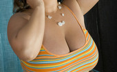 Divine Breasts 410509 Esnia Busty PAWG Horny
