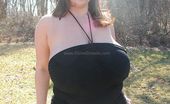 Divine Breasts 410598 Maria Moore Nudist Big Tits Flasher

