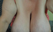 Divine Breasts 411009 Suzie 44K Sucks Her Big Boobs
