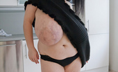 Divine Breasts 411011 Alice 85JJ Big Tits Tease
