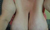 Divine Breasts 412366 Suzie 44K Sucks Her Big Boobs
