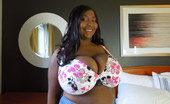 Divine Breasts 412799 Super Big Boobs Babe Jinx
