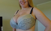 Divine Breasts 413702 Desiree De Luca Sexy Busty Blond
