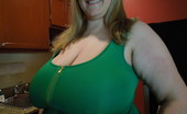 Divine Breasts 413959 Reyna Juicy Giant Juggs Blonde
