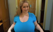 Divine Breasts 414152 Reyna Bodacious Big Boobs
