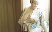 Divine Breasts Maggie Dubonet Giant Tits Blond
