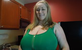 Divine Breasts 414239 Reyna Juicy Giant Juggs Blonde

