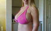 Divine Breasts 414244 Desiree De Luca Busty Bikini
