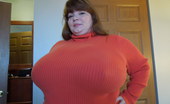Divine Breasts 414307 Lexxxi Gigantomastia Sexy Breasts
