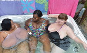 Divine Breasts Hot Tub Big Boobs Lexxxi
