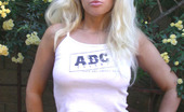 Jane Burgess 414876 Perky Tits In ABC Celebs Shirt
