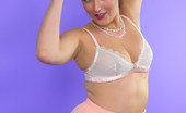 Pin-Up Wow 417816 Gorgeous Brunette Hitchhiker Reveals All To Try And Get A Lift.
