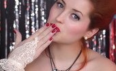 Pin-Up Wow 417899 Curvy Lucy V Treats You To An Old Fashioned Burlesque Sexy Striptease
