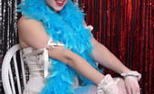 Pin-Up Wow 417899 Curvy Lucy V Treats You To An Old Fashioned Burlesque Sexy Striptease
