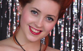 Pin-Up Wow 417899 Curvy Lucy V Treats You To An Old Fashioned Burlesque Sexy Striptease
