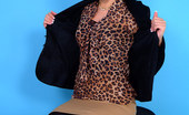 Pin-Up Wow 417925 Every Bosses Dream Secretary Unwraps A Kit-Kat And Her Clothes!
