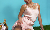 Pin-Up Wow 417993 Beautiful Brunette Kelly Hall Strips In Bubbles In The Park.
