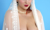 Pin-Up Wow 418027 Lucy V As Your Sweet Yet Sexy Bride Wants To Take You For A New Sexy Adventure. Don'T Be Late!
