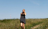 Pee Hunters 418513 Super-Beautiful Blond Girl Piddling On A Meadow
