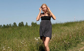Pee Hunters 418513 Super-Beautiful Blond Girl Piddling On A Meadow
