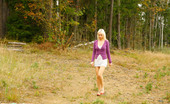 Pee Hunters 418565 Blonde Babe Tinkling On A Seemingly Deserted Lawn
