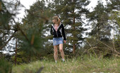 Pee Hunters 418633 Precious Girlie Busted Peeing On A Forest Glade
