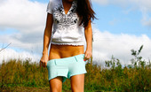 Pee Hunters 418658 Model Caught Urinating Alfresco At The Countryside

