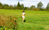 Pee Hunters 418660 Girl Wipes Pussy With Grass After Peeing Alfresco

