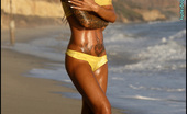 Muscularity Ava Jordan 419280 Wet Ripped Yellow Ava Traveled Down To SD To Shoot These Highly Erotic Photos. She Looks Awesome In Her Yellow Bikini, And Wet Tanned Skin. Ava Really Lets It Go, And Shows Us What She'S Got.
