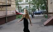 Hot Pissing 419700 Gothic Street Piss Gothic Lady In Black Dress And Platform Boots Does A Pee In The Street
