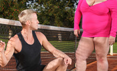 Fat Sitting 422336 Very Fat Brunette Pays For Her Tennis Class With Facesitting
