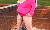 Fat Sitting 422336 Very Fat Brunette Pays For Her Tennis Class With Facesitting
