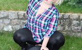 Fat Sitting 422397 Dominant Curvy Girl Rebecca Loves Facesitting Guys
