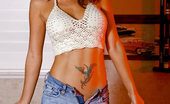 Thai Chix 422911 Ayanna Getting Totally Nude

