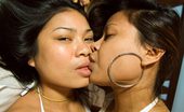 Thai Chix 423351 Thai Nun And Ieng Kissing
