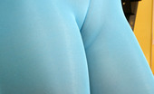Cuties In Tights 427097 Sporty Big-Ass Hottie Naked Under Blue Pantyhose
