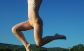 Skokoff 428029 Natashka Naked Teen Girl Jumping Naked On The Meadow
