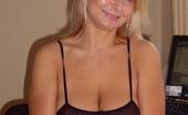 Bedfordshire Blonde 433033 British Housewife With A Great Ass In Pantyhose
