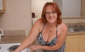 USA Mature 439436 Brandy Is A Very Naughty Chubby Housewife
