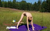 Nude Sport Videos Nude Hula Hooping Alfresco
