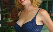 Minnie And Mary 441983 Grace Stewardess In Stockings
