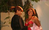 Bizarre Mature Sex 451274 Good Old Fashioned Girl On Girl Pissing Action
