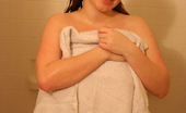 GND Models 509128 Sara Busty Girl Having A Bubble Bath GND Models
