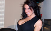 GND Faith 519476 A Cute Office Slut Shows Off Her Tight Round Naked Ass For The Boss GND Faith

