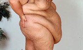 Hardcore Fatties 519691 Heavy Plumper Slut Showing And Posing Her Big Belly And Boobs Hardcore Fatties

