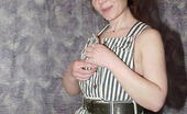 On Moms 526768 Mature Brunette Changes ClothesMature Brunette Zuhra Wears Dress Without Underwear And Takes It Off To Put On Pantyhose Showing Her Hairy Pussy On Moms
