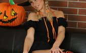 Amateurs Gone Bad 531893 Eny Eny Stripping Off Her Cute Costume And Spreads Amateurs Gone Bad
