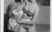 Vintage Flash Archive 534703 1950'S Lesbians Get To It! Vintage Flash Archive
